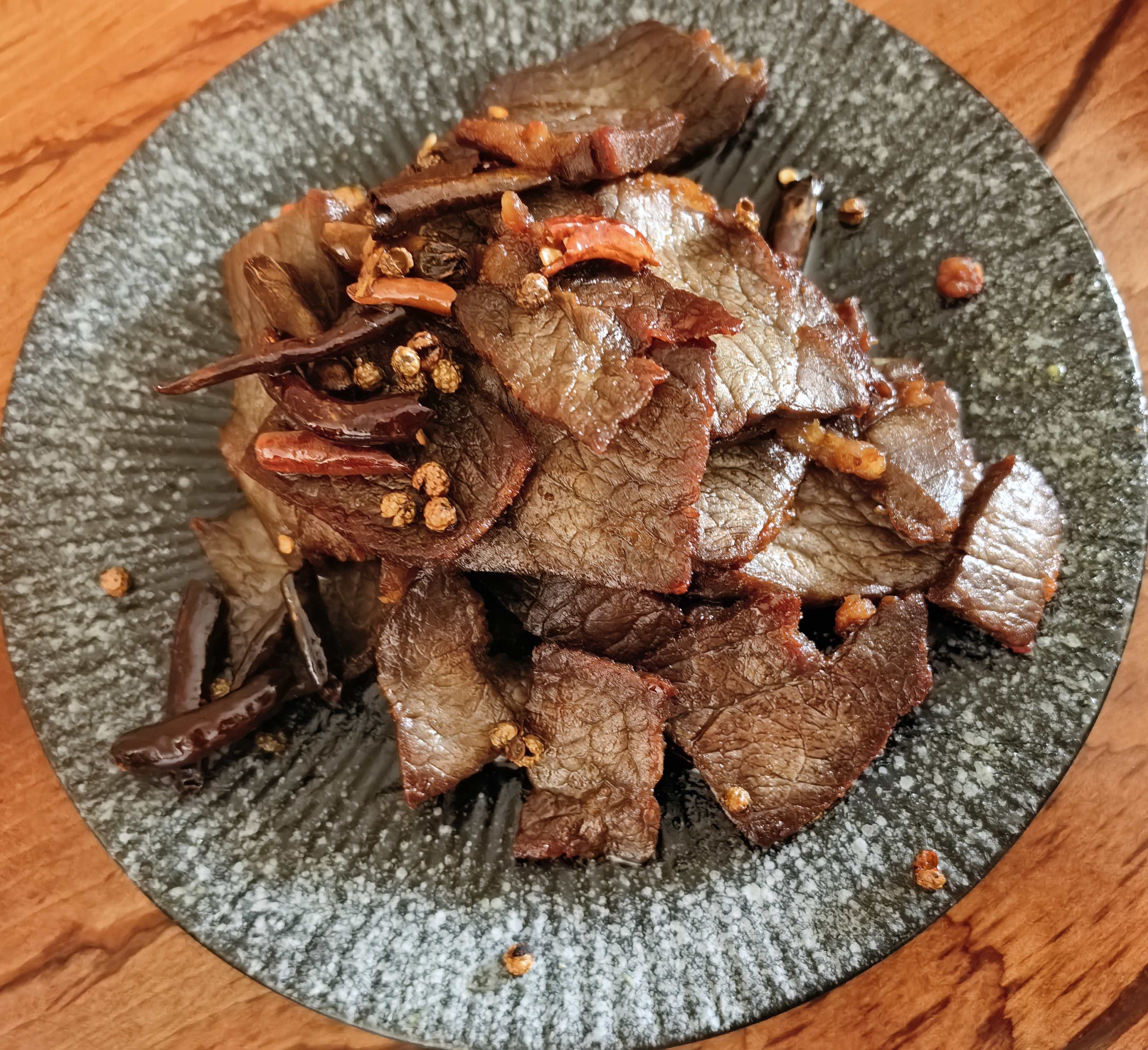 烘干干巴芝麻牛肉脆